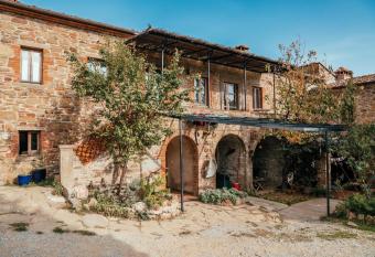 Reggioli- Appartamento Erborista has Balcony rooms