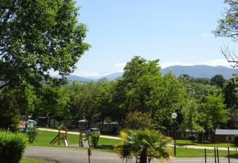 Camping Parc d Audinac Les Bains allows 18 year olds to book a room