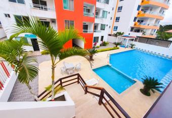 Departamento con Piscina a Pasos del Mar!! has rooms with a private hot tub