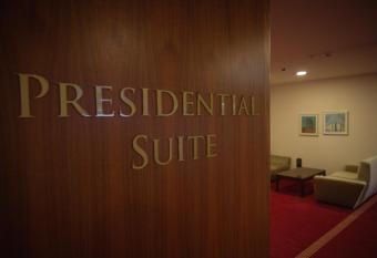 Hotel Mepas has rooms with a private hot tub