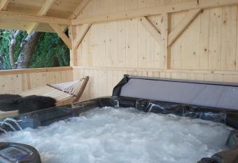 Dom daleko od domu has Balcony rooms