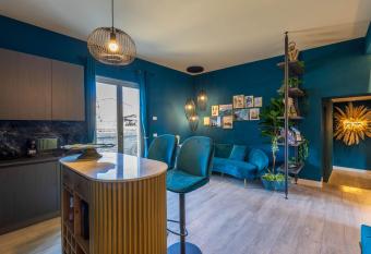 Blossoms of Siena allows 18 year olds to book a room