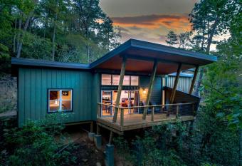 Pilot Cove has Balcony rooms