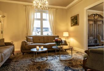 FeWo mit Pferdeboxen, Paddock und Weide in der L  neburger Heide has Balcony rooms