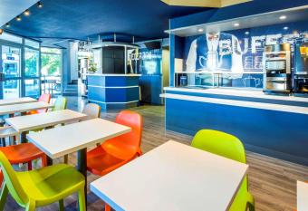 ibis budget Aubagne Paluds Agora allows 18 year olds to book a room