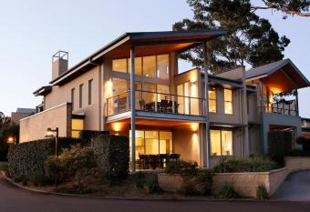 Grand Mercure The Vintage allows 18 year olds to book a room