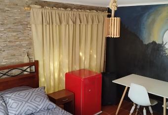 Habitaci  n con ba  o privado allows 18 year olds to book a room