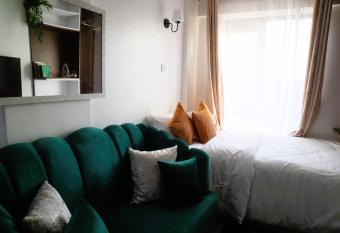 El Hogar II allows 18 year olds to book a room