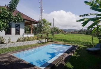 Mejan Home Stay allows 18 year olds to book a room