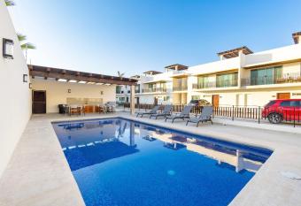 Lujoso depto. a 5 min del malec  n: Vista Dorada has Balcony rooms