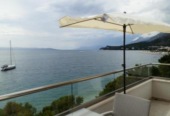 Apartments Ban has Balcony rooms