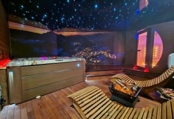 Le Chalet Loft Spa allows 18 year olds to book a room