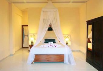 Munduk Sena has Balcony rooms