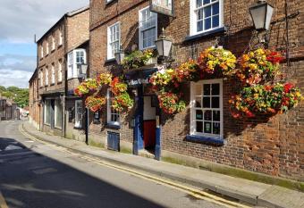 Three Coopers allows 18 year olds to book a room