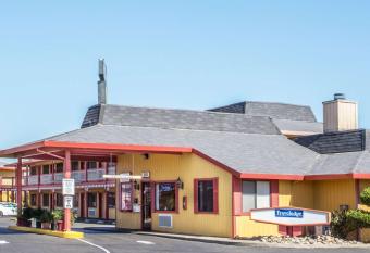 Travelodge by Wyndham Turlock has Smoking rooms