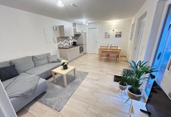 2 Zimmer Traum NEU in BFH n  he Audi Lidl f  r 1-2 Personen has Balcony rooms