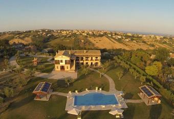 Residence Colle Veroni has Balcony rooms