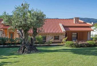 Casa das Pesqueiras allows 18 year olds to book a room