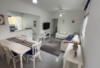 apartamento 3 dormitorio praia guaruja has Balcony rooms