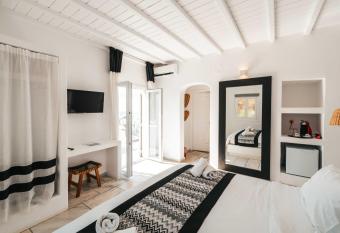 Mr & Mrs White Mykonos allows 18 year olds to book a room