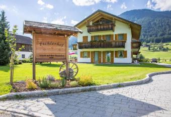 Pichlerhof Apt 4 has Balcony rooms