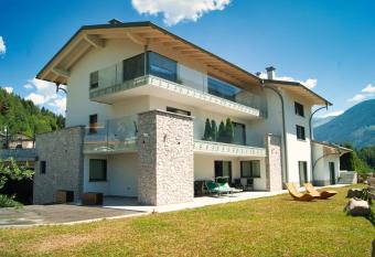 Relais Dolomiti has Balcony rooms
