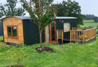 BaseGlamp has Balcony rooms