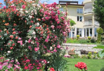 Guest house Bankya has Balcony rooms