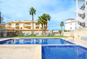 Villamartin has Balcony rooms