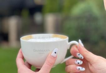 Hillden Lodge & Restaurant has Balcony rooms