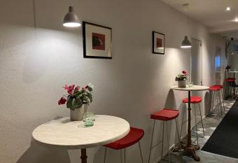 BELLA hostel allows 18 year olds to book a room