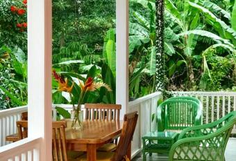 Tobago Hibiscus Golf Villas & Appartments has Smoking/Balcony rooms