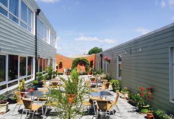 Star Anglia Hotel allows 18 year olds to book a room