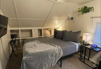 Tacoma Homestay- With Breakfast Included-Private Room has Balcony rooms