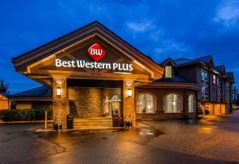 modern finish townhouse allows 18 year olds to book a room