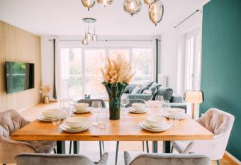 Luxury Suite - Therme ED - Messe MUC - Parken - WLAN has Balcony rooms