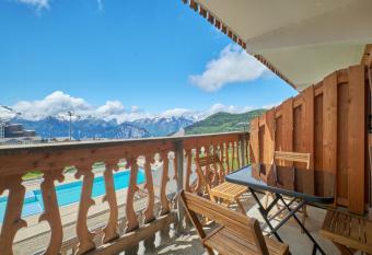 Studio Alpe d huez has Balcony rooms