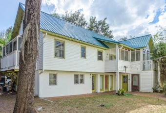 Amazing 2br 2ba with Loft C allows 18 year olds to book a room