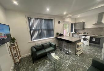 Tarleton Guesthouse allows 18 year olds to book a room