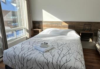 Auberge Morritt allows 18 year olds to book a room