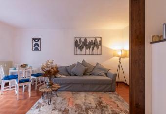 IHost Flat - Valmalenco Centro has Balcony rooms
