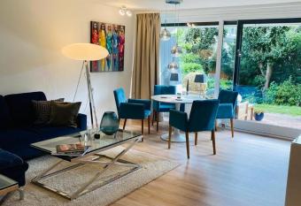 Luxus Ferienwohnung in Scharbeutz mit Garten has Balcony rooms