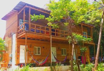 TOnat Caribe Hostel allows 18 year olds to book a room
