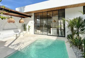 The Suites by The Young Villas has Balcony rooms