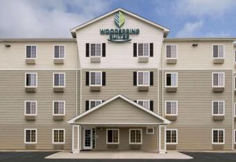 WoodSpring Suites Greenville Central I-85 allows 18 year olds to book a room