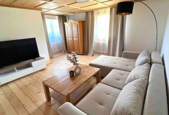 Helle gem  tliche Ferienwohnung in Schwarzwaldhof has Balcony rooms