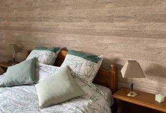 Le Logis du Plateau has Balcony rooms