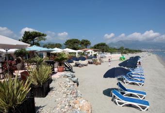 H  tel Pineto has Smoking/Balcony rooms