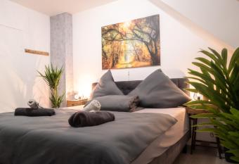 #413 Gem  tliche Wohnung mitten im Ruhrpott allows 18 year olds to book a room