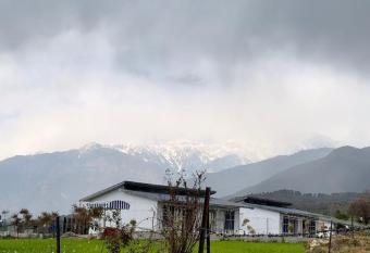 Bir Valley Retreat has Balcony rooms